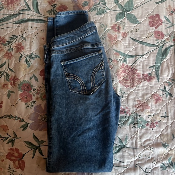 I have multiple clothing items I'm willing to negotiate pricing. - Picture 4 of 16